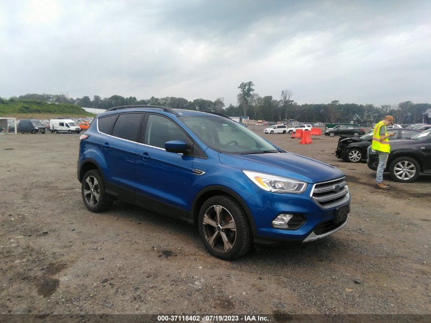 2017 FORD ESCAPE SE - 1FMCU9G97HUE28383