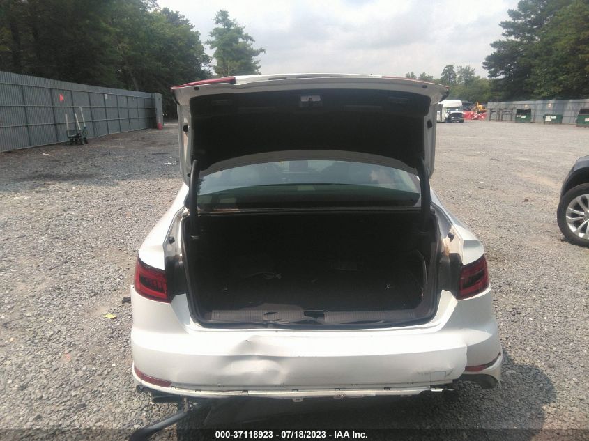 2019 AUDI A4 PREMIUM/TITANIUM PREMIUM - WAUGMAF46KN010733