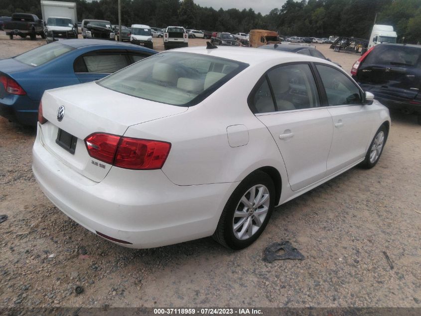 2013 VOLKSWAGEN JETTA SEDAN SE W/CONVENIENCE - 3VWDX7AJ7DM397073