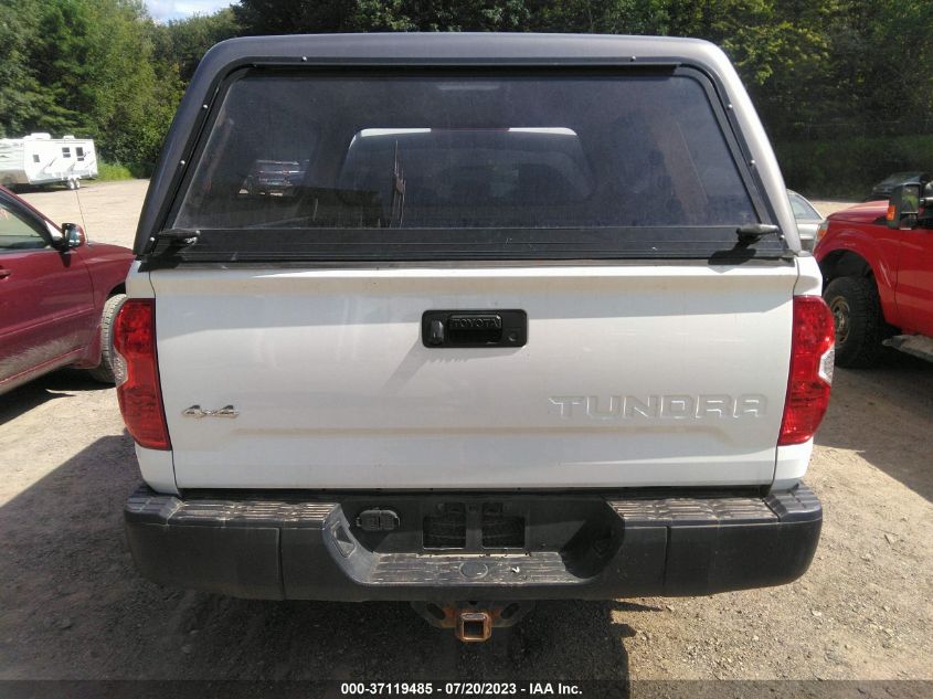 5TFUM5F13KX082481 Toyota Tundra DOUBLE CAB SR/SR5 17