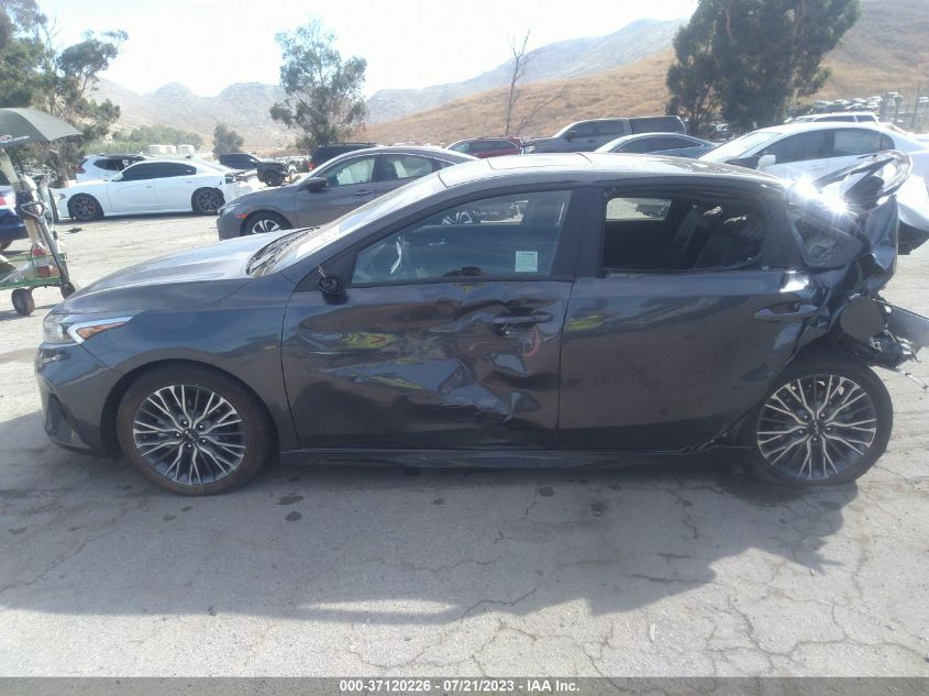 3KPF54AD8PE523241 Kia Forte GT-LINE 14