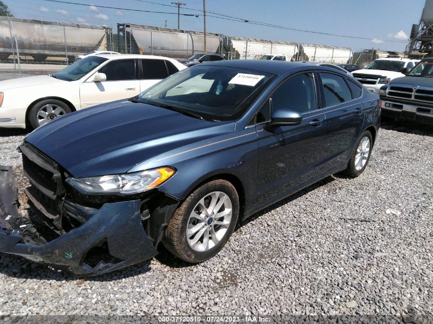 3FA6P0HD0KR107717 Ford Fusion SE 2