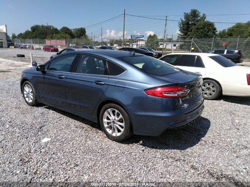 3FA6P0HD0KR107717 Ford Fusion SE 3