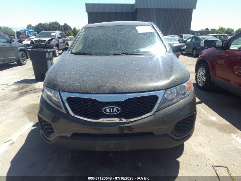 2013 KIA SORENTO LX - 5XYKTCA67DG319397