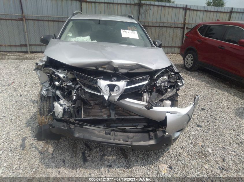 2015 TOYOTA RAV4 LE - JTMZFREV9FD075540