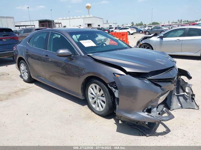 2020 TOYOTA CAMRY LE - 4T1C11AK9LU926972