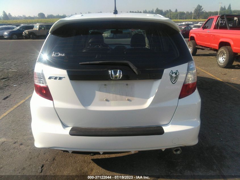 2013 HONDA FIT SPORT - JHMGE8H50DC062628