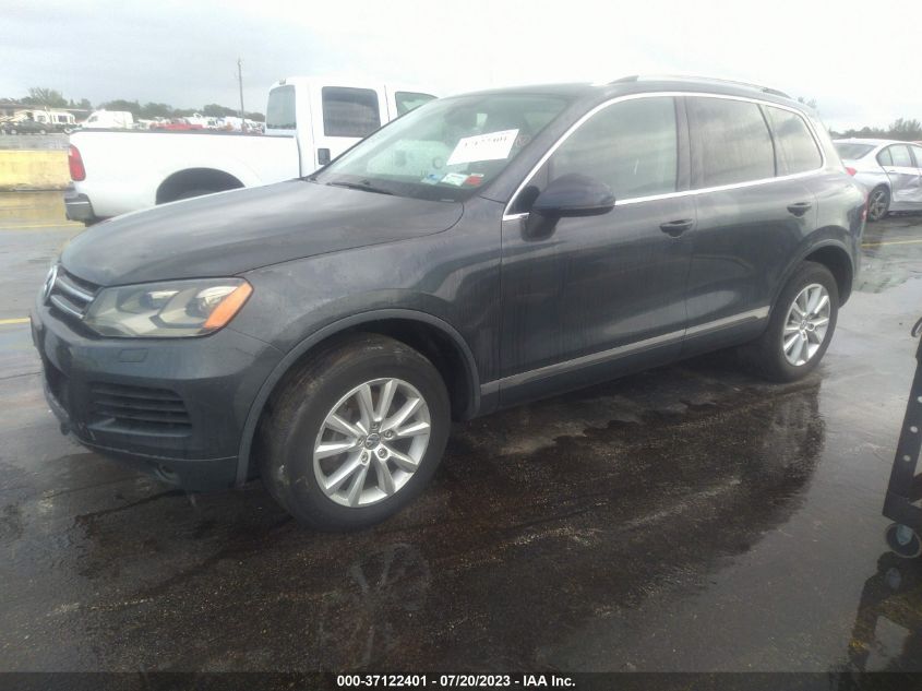 2013 VOLKSWAGEN TOUAREG VR6 SPORT WVGEF9BPXDD008958