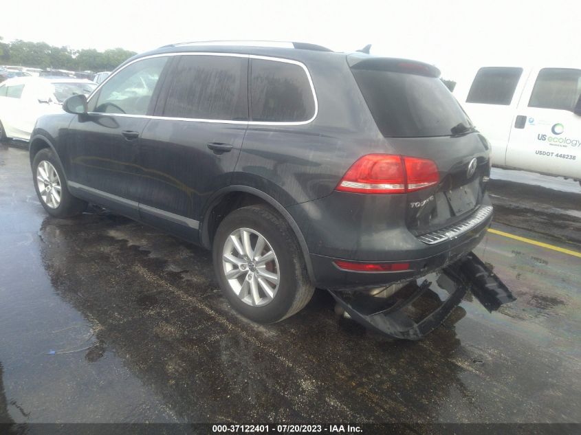 2013 VOLKSWAGEN TOUAREG VR6 SPORT WVGEF9BPXDD008958