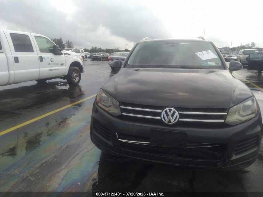 2013 VOLKSWAGEN TOUAREG VR6 SPORT WVGEF9BPXDD008958