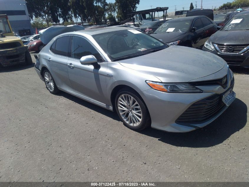 2019 TOYOTA CAMRY HYBRID XLE - 4T1B21HK1KU516289