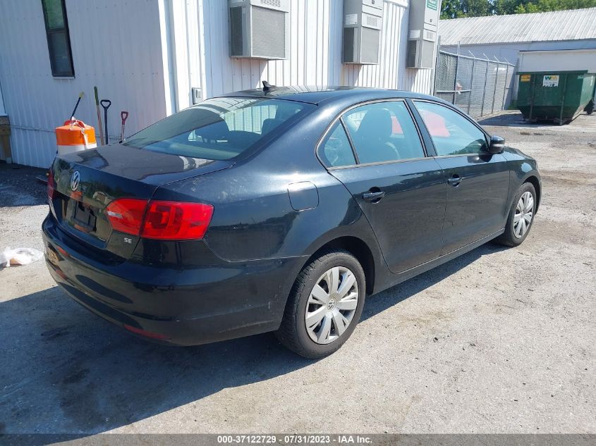 2014 VOLKSWAGEN JETTA SEDAN SE - 3VWD17AJ3EM265981