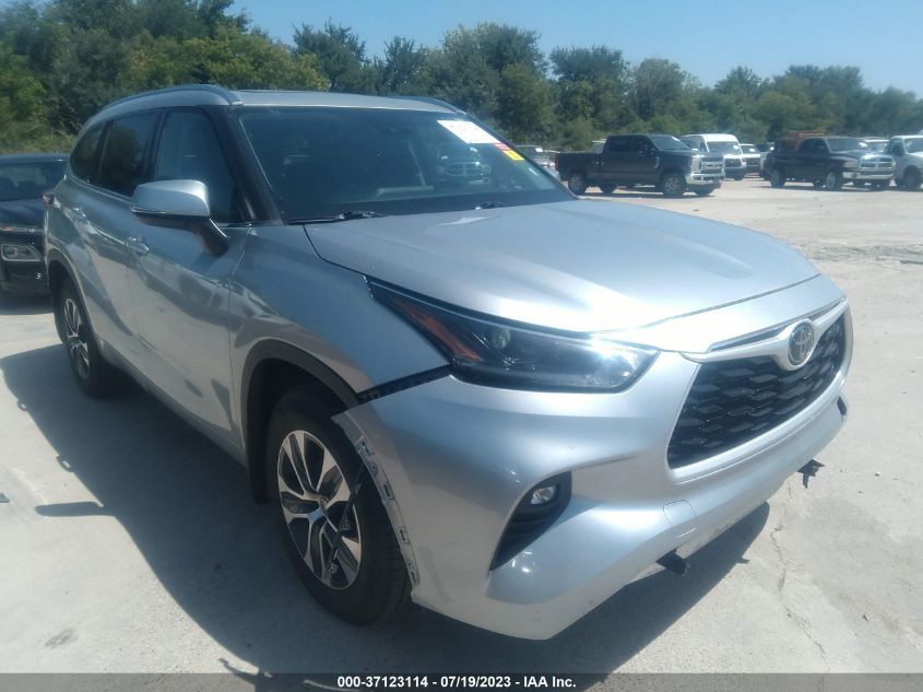 2021 TOYOTA HIGHLANDER XLE - 5TDGZRBH7MS117900