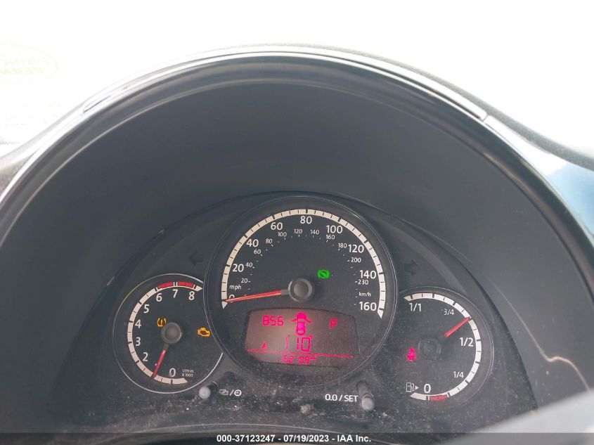 2013 VOLKSWAGEN BEETLE COUPE 2.5L ENTRY - 3VWFP7AT1DM645473