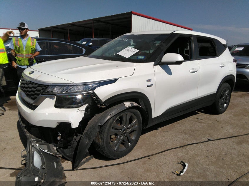 VIN KNDEPCAA3M7215640 2021 KIA SELTOS LX