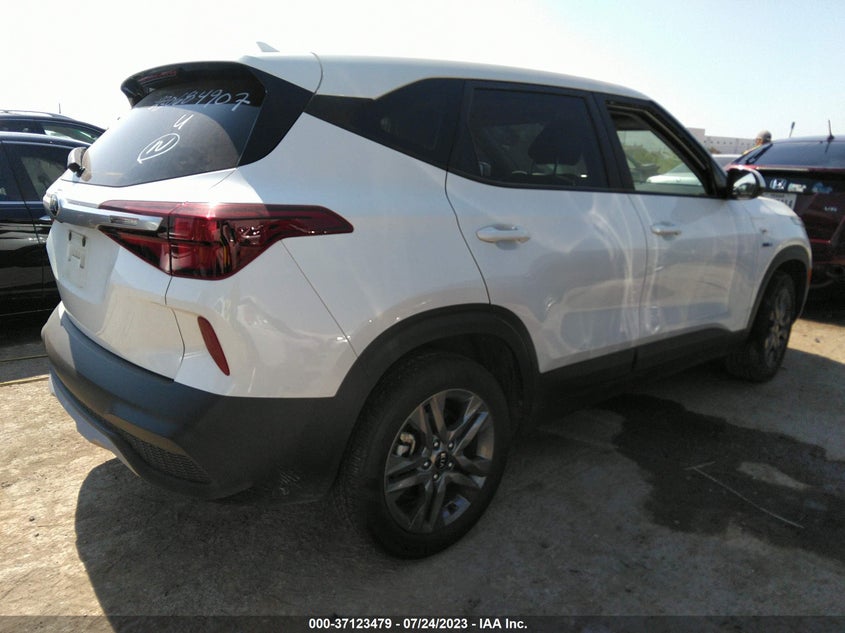 VIN KNDEPCAA3M7215640 2021 KIA SELTOS LX