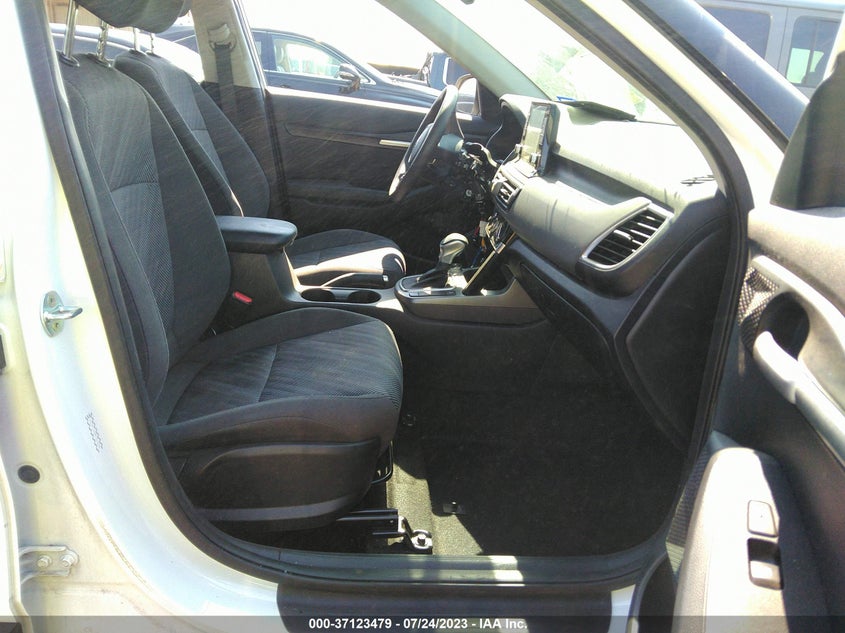VIN KNDEPCAA3M7215640 2021 KIA SELTOS LX