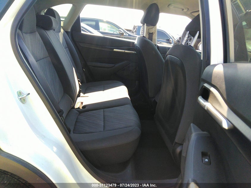 VIN KNDEPCAA3M7215640 2021 KIA SELTOS LX