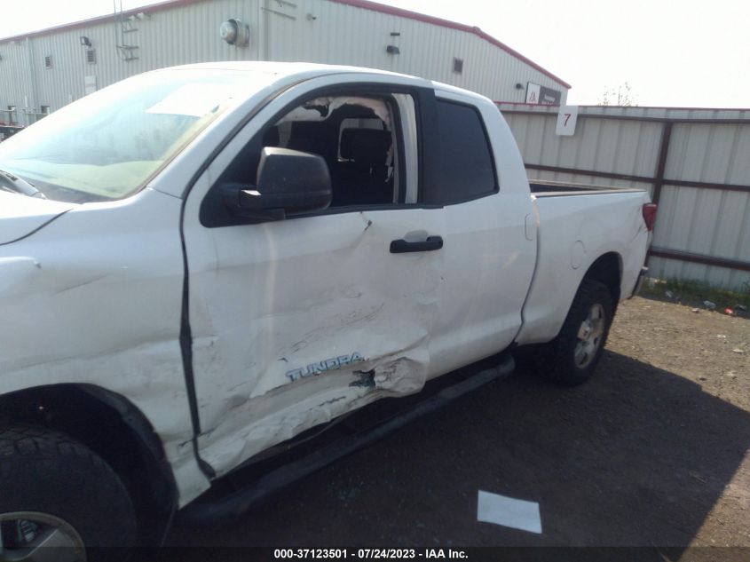 2013 TOYOTA TUNDRA 4WD TRUCK - 5TFUM5F16DX048313