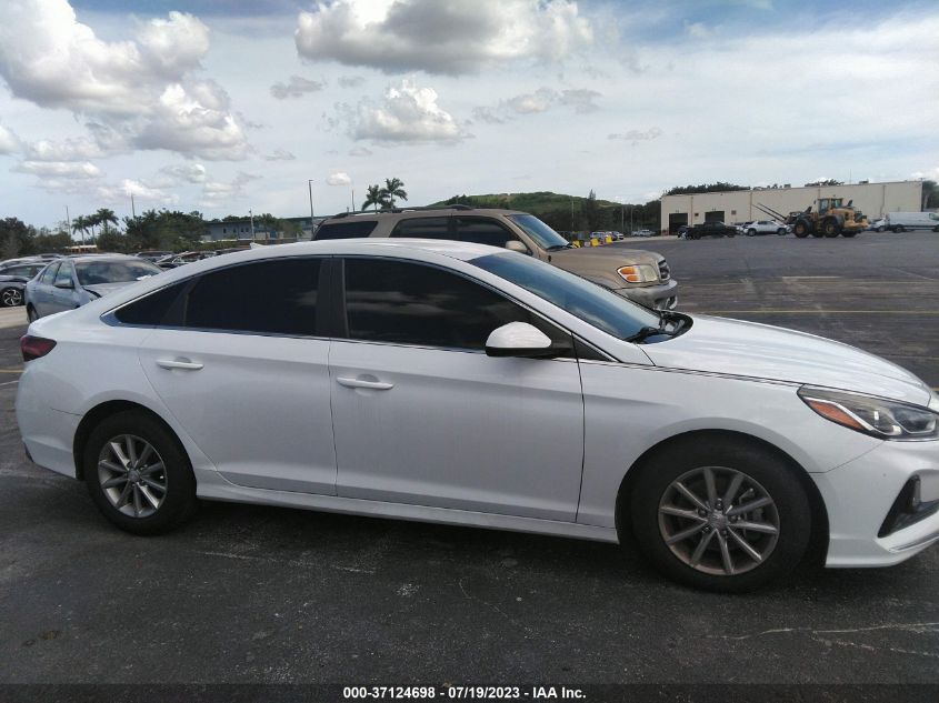 2018 HYUNDAI SONATA SE - 5NPE24AF2JH682250