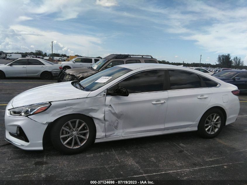 2018 HYUNDAI SONATA SE - 5NPE24AF2JH682250