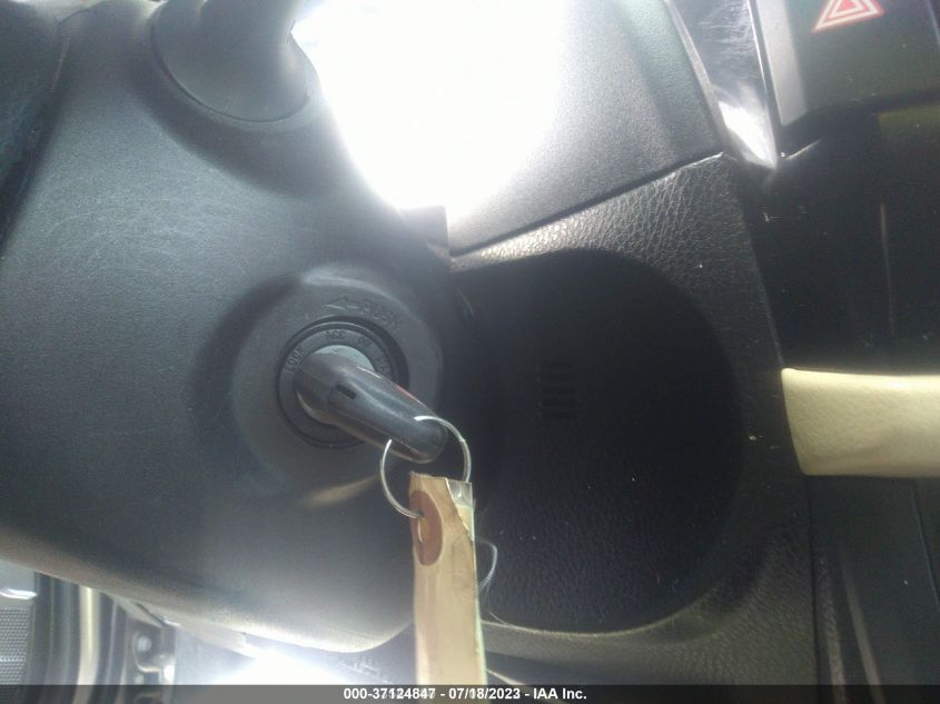 2015 TOYOTA COROLLA LE - 2T1BURHE5FC477409