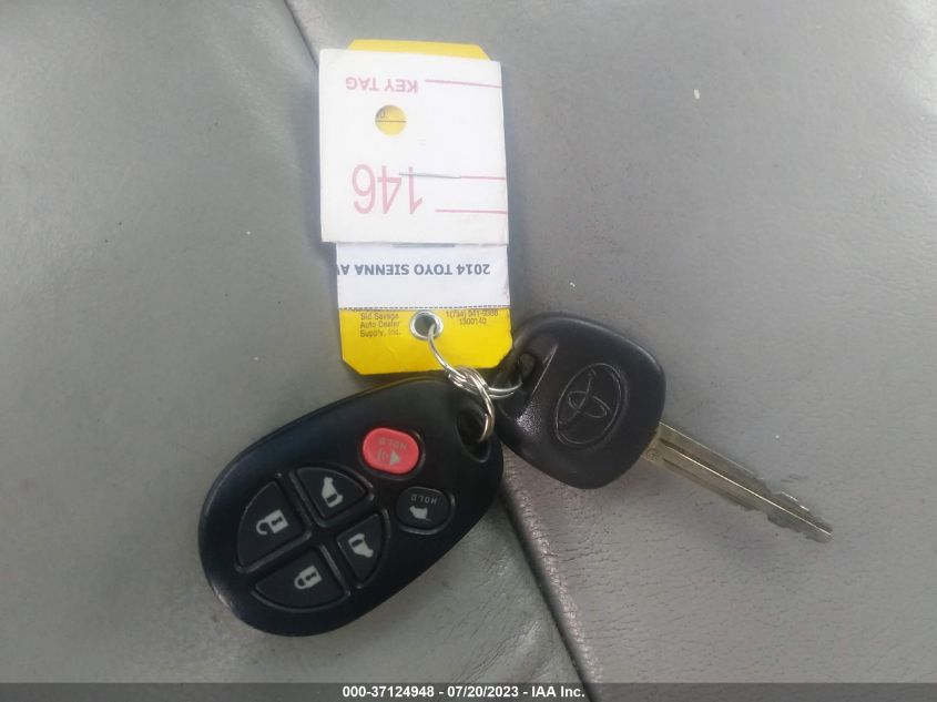 2014 TOYOTA SIENNA LTD/XLE - 5TDDK3DC8ES083909