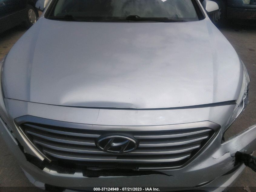 2015 HYUNDAI SONATA 2.4L SE - 5NPE24AF2FH160001