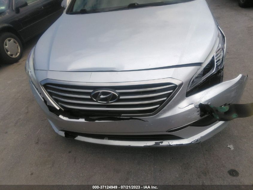 2015 HYUNDAI SONATA 2.4L SE - 5NPE24AF2FH160001