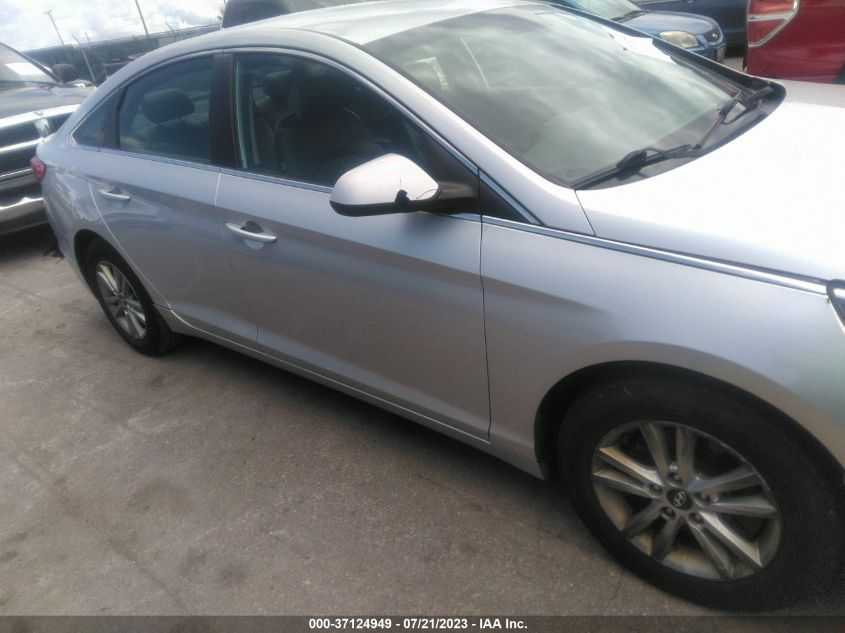 2015 HYUNDAI SONATA 2.4L SE - 5NPE24AF2FH160001