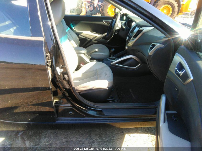 2013 HYUNDAI VELOSTER W/GRAY INT - KMHTC6AD9DU109463