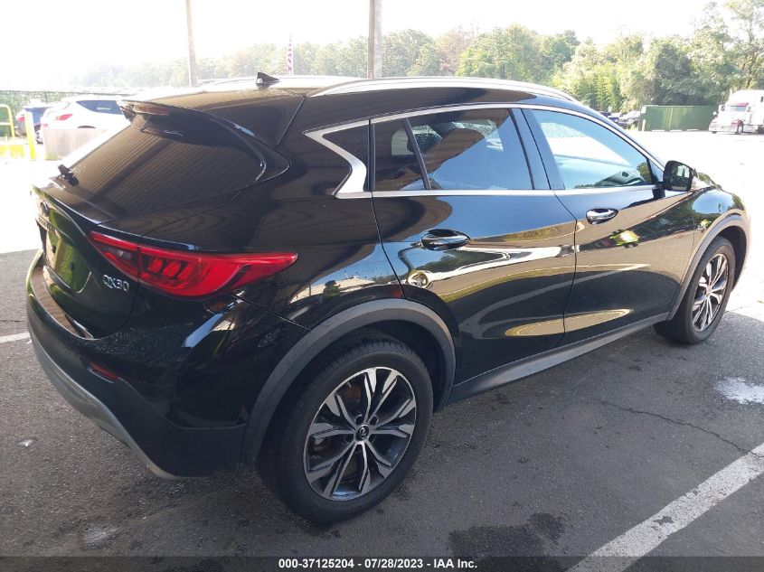 2017 INFINITI QX30 LUXURY SJKCH5CR0HA034441