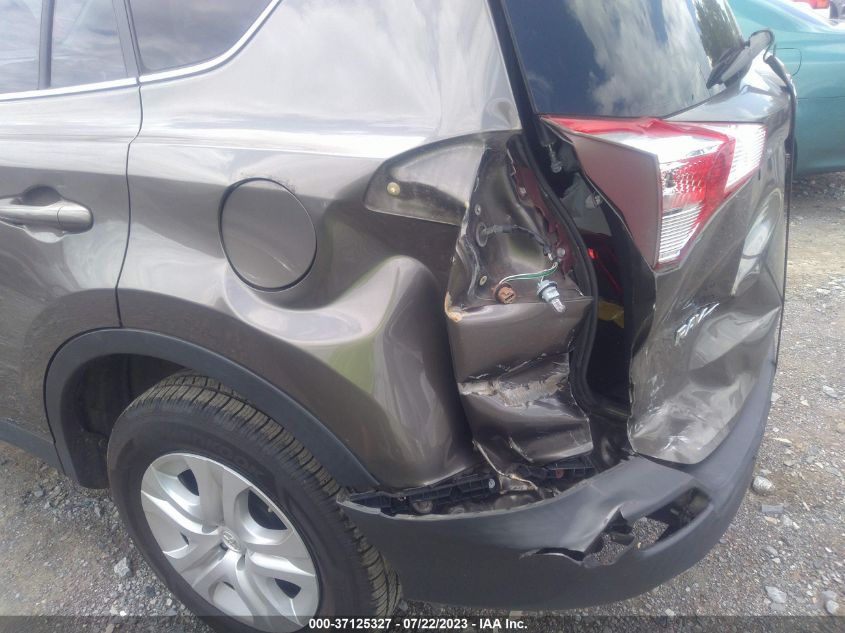 2015 TOYOTA RAV4 LE - JTMZFREV0FD059601