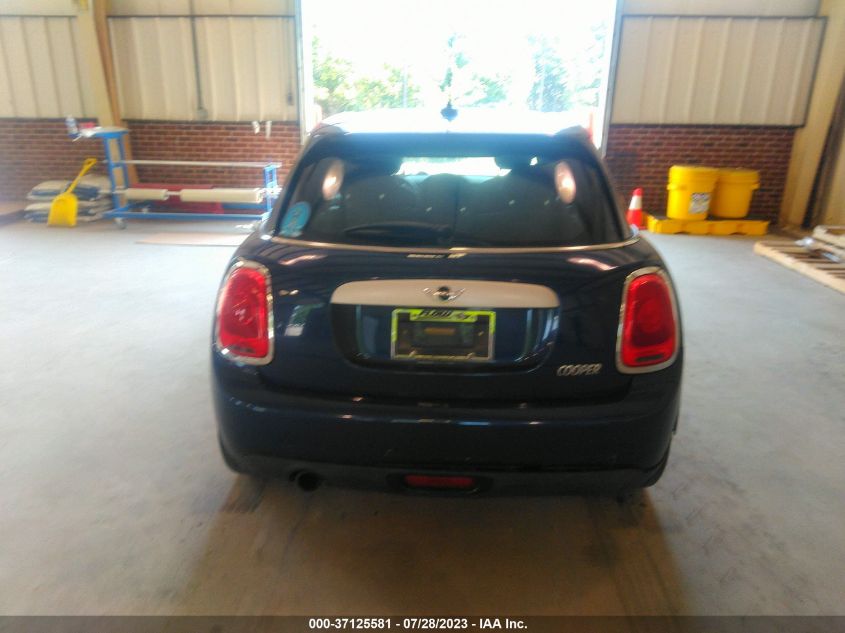 2015 MINI COOPER HARDTOP 4 DOOR WMWXS5C54FT830949