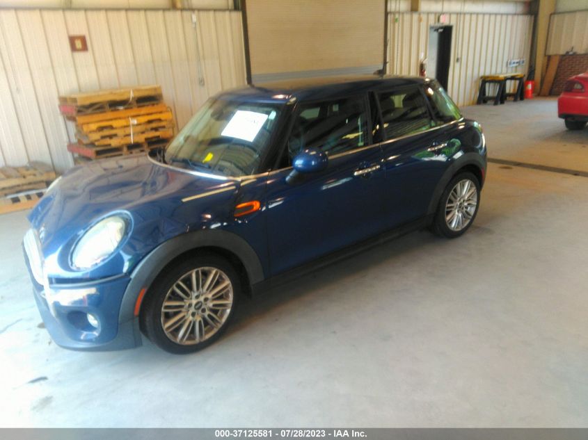 2015 MINI COOPER HARDTOP 4 DOOR WMWXS5C54FT830949