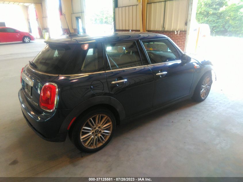 2015 MINI COOPER HARDTOP 4 DOOR WMWXS5C54FT830949