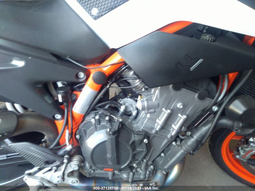 2021 KTM 890 DUKE R VBKTU9402MM806175