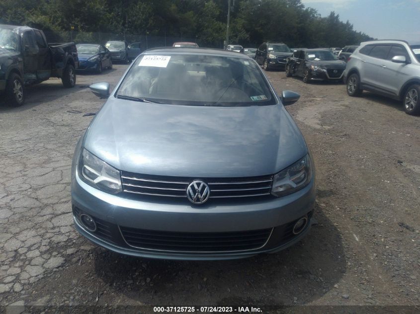 2015 VOLKSWAGEN EOS KOMFORT WVWBW8AH2FV001379