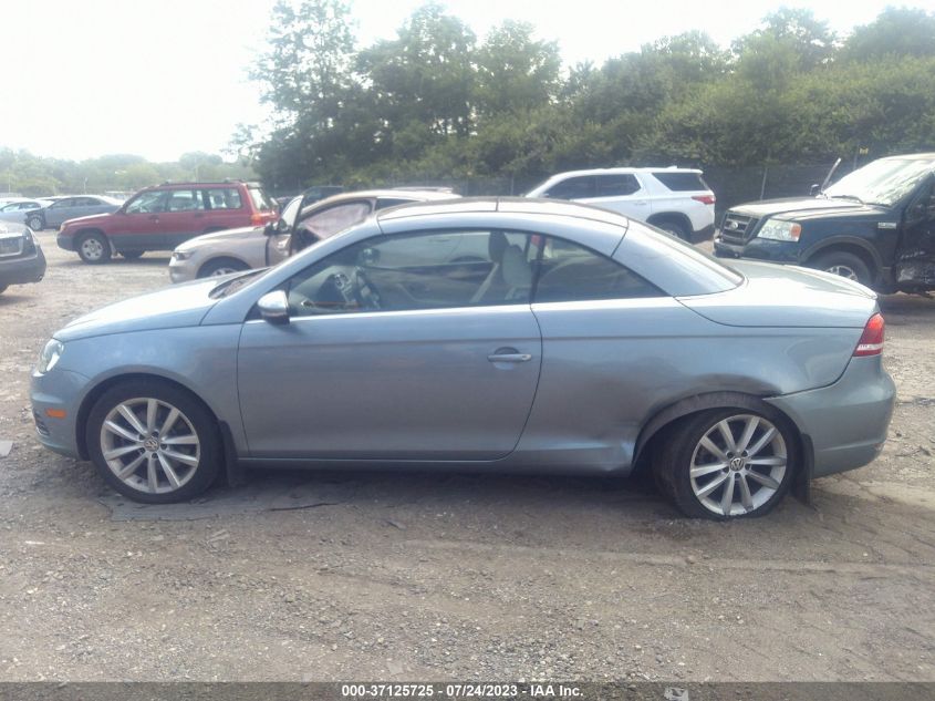 2015 VOLKSWAGEN EOS KOMFORT WVWBW8AH2FV001379