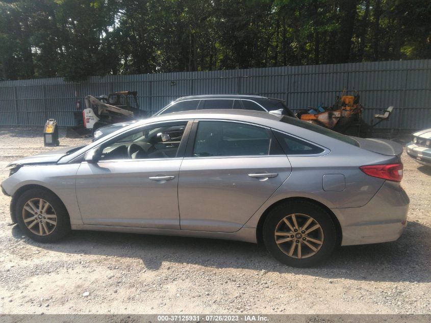 2015 HYUNDAI SONATA 2.4L SE - 5NPE24AF7FH242578