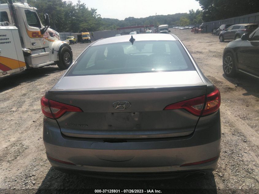 2015 HYUNDAI SONATA 2.4L SE - 5NPE24AF7FH242578