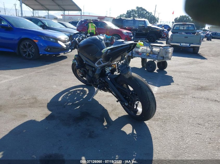 2022 TRIUMPH MOTORCYCLE STREET TRIPLE RS SMTA554SXNTAX1828