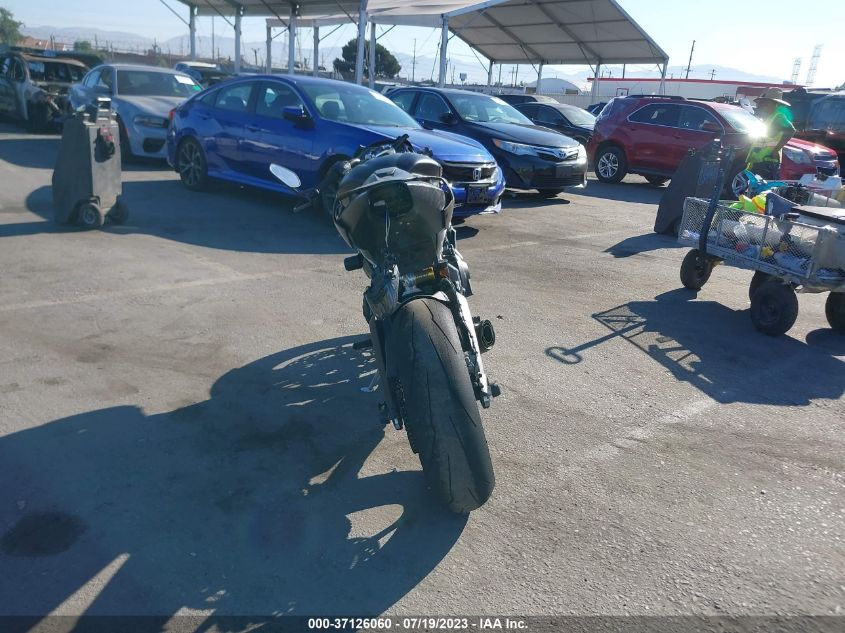 2022 TRIUMPH MOTORCYCLE STREET TRIPLE RS SMTA554SXNTAX1828