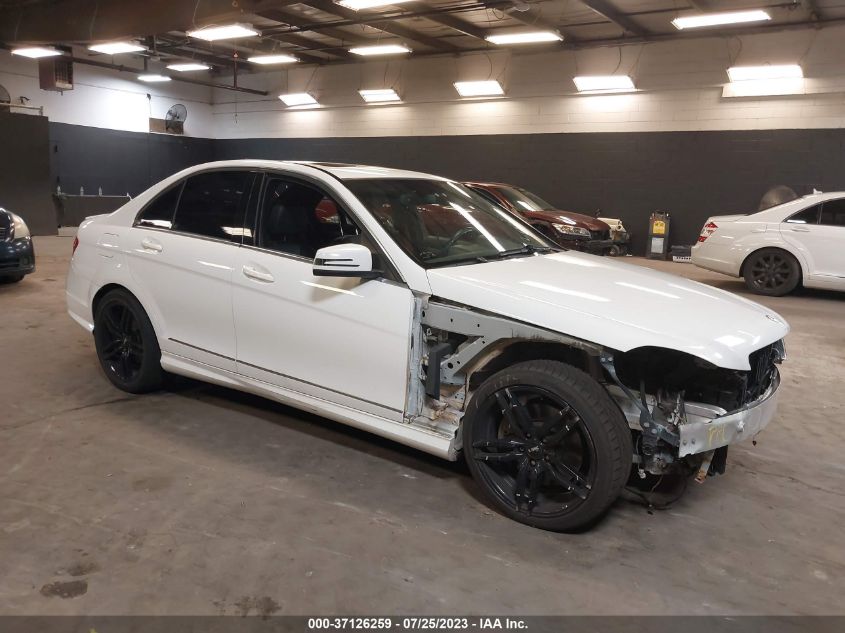 2013 MERCEDES-BENZ C-CLASS C 300 - WDDGF8AB6DR246781
