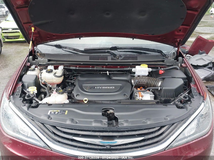 VIN 2C4RC1N76JR213259 2018 CHRYSLER PACIFICA HYBRID LIMITED
