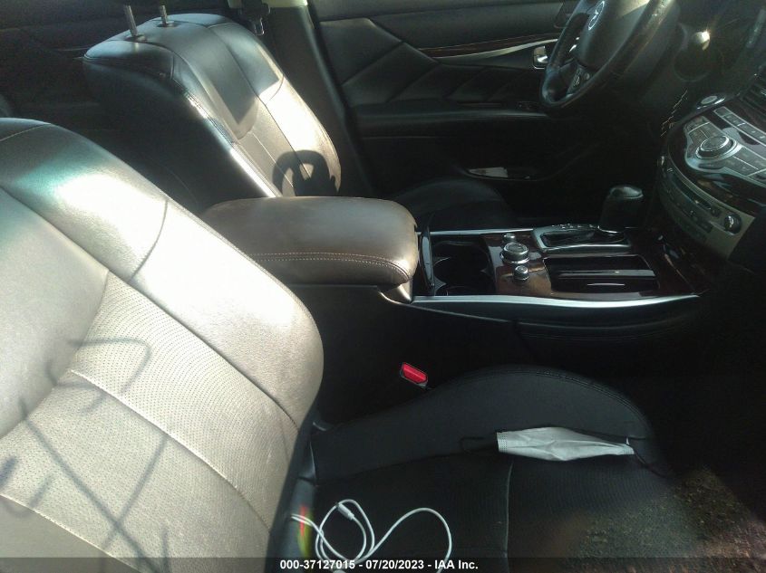 2015 INFINITI Q70 JN1BY1ARXFM562464