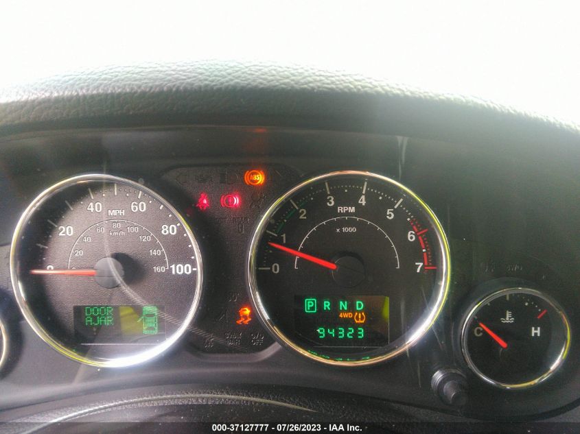 2014 JEEP WRANGLER UNLIMITED SAHARA - 1C4BJWEG5EL276520
