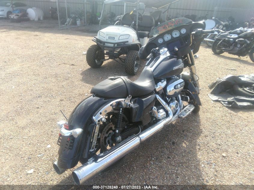 2022 HARLEY-DAVIDSON FLHX - 1HD1KBC11NB631722