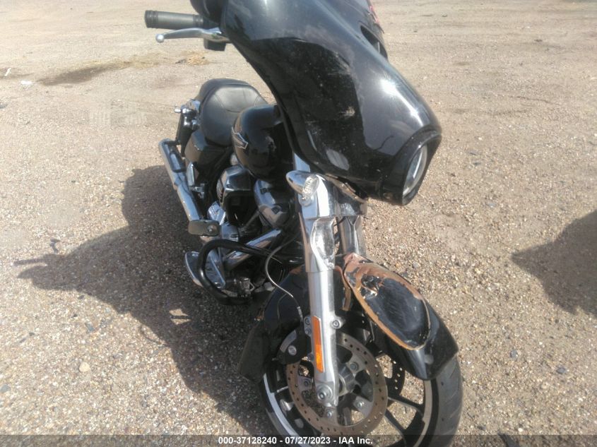 2022 HARLEY-DAVIDSON FLHX - 1HD1KBC11NB631722