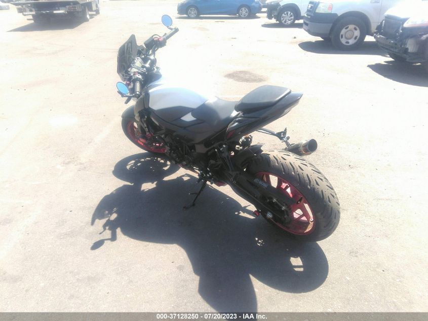 2020 SUZUKI GSX-S750 M/Z JS1C533B7L7100180
